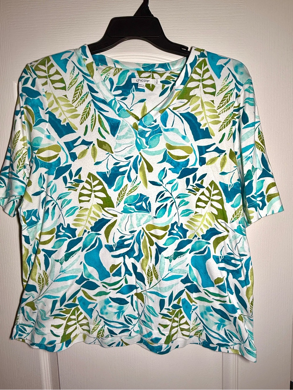 Chico's Teal, Aqua & Green Leaf-Print V-Neck Short Sleeve Top